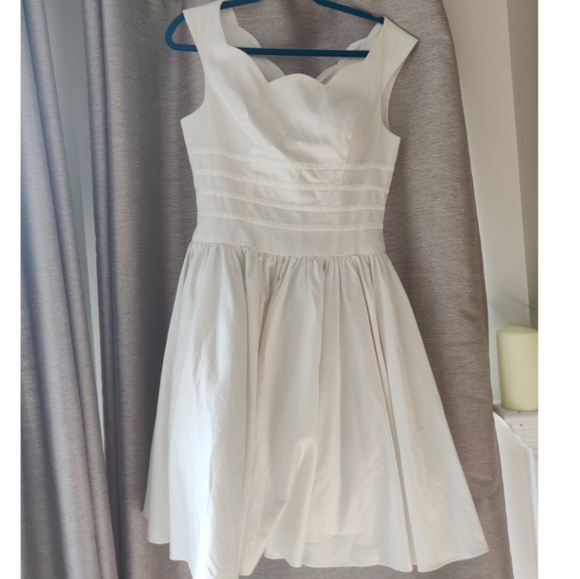 Dress - Picture 1 of 3